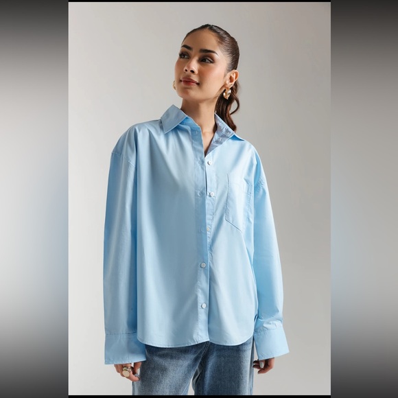 Classic Blue Denim Women's Jeans - Picture 3 of 5